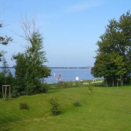 Mit Grosser Terrasse Und Herrlicher Aussicht